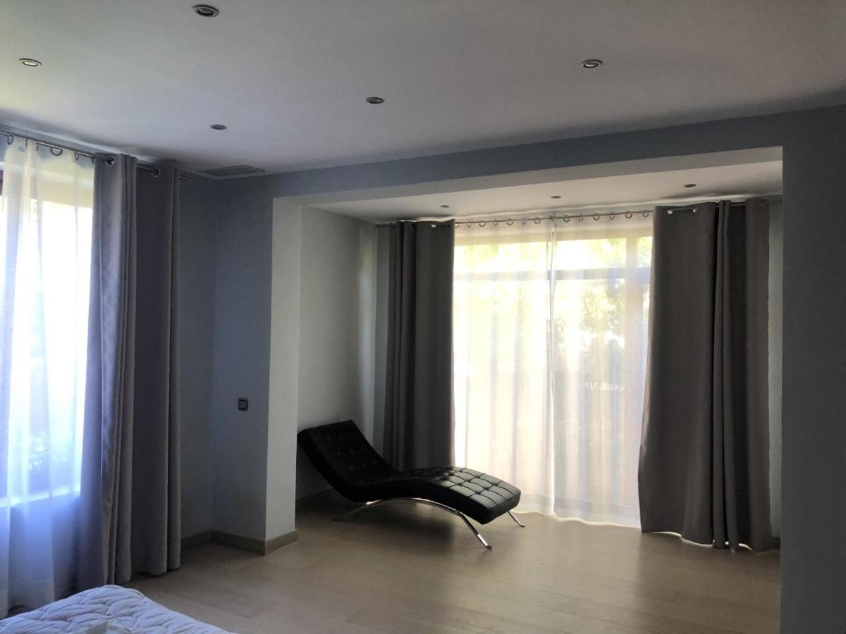 Villa With Heated Pool And Jacuzzi Close To Puerto Banus And Beach 埃斯特波纳 外观 照片