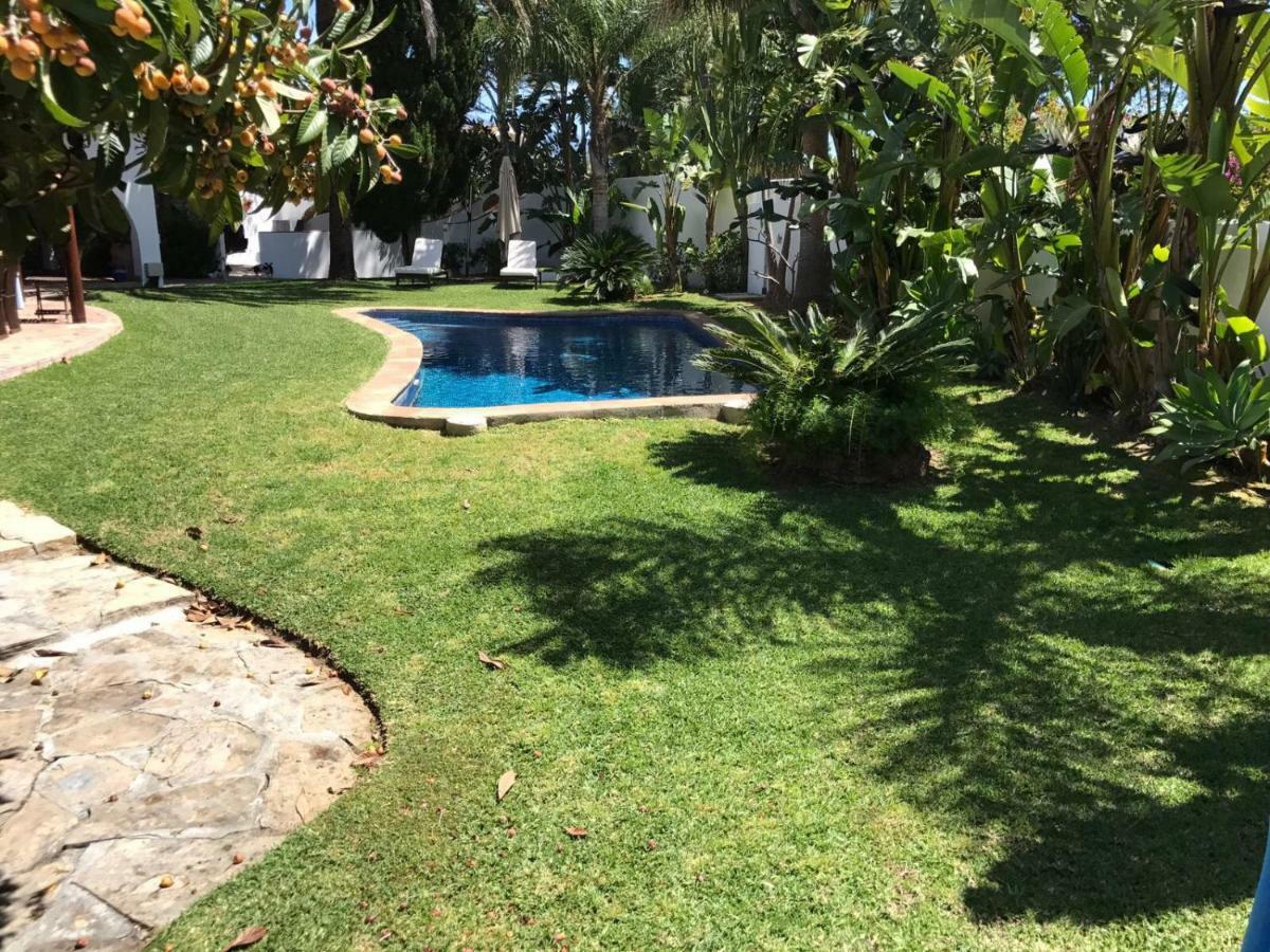 Villa With Heated Pool And Jacuzzi Close To Puerto Banus And Beach 埃斯特波纳 外观 照片
