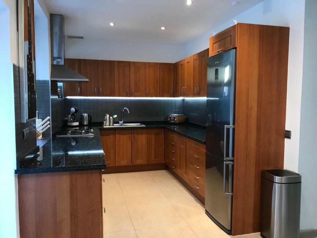 Villa With Heated Pool And Jacuzzi Close To Puerto Banus And Beach 埃斯特波纳 外观 照片